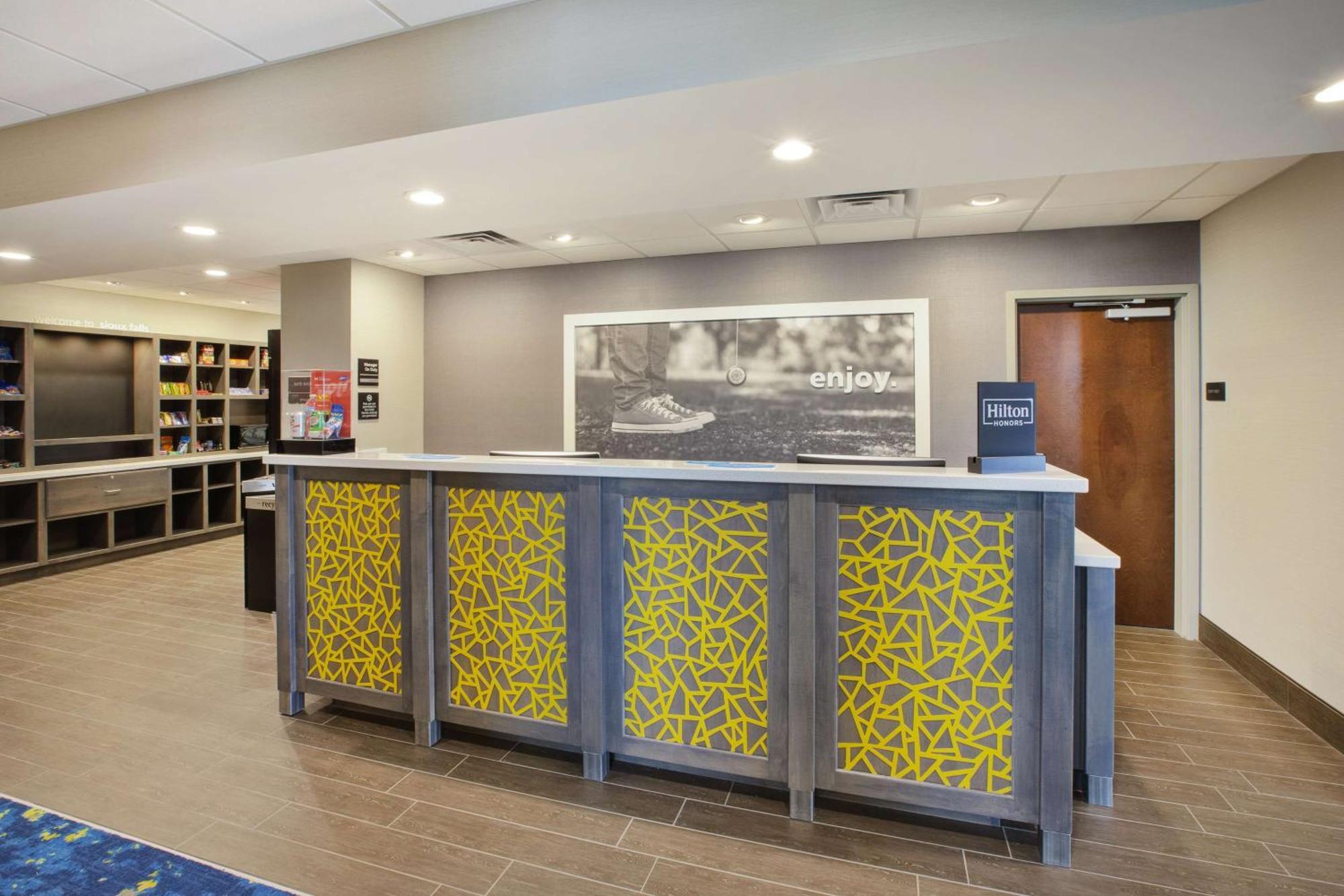 Hampton Inn & Suites By Hilton, Southwest Sioux Falls Exterior photo